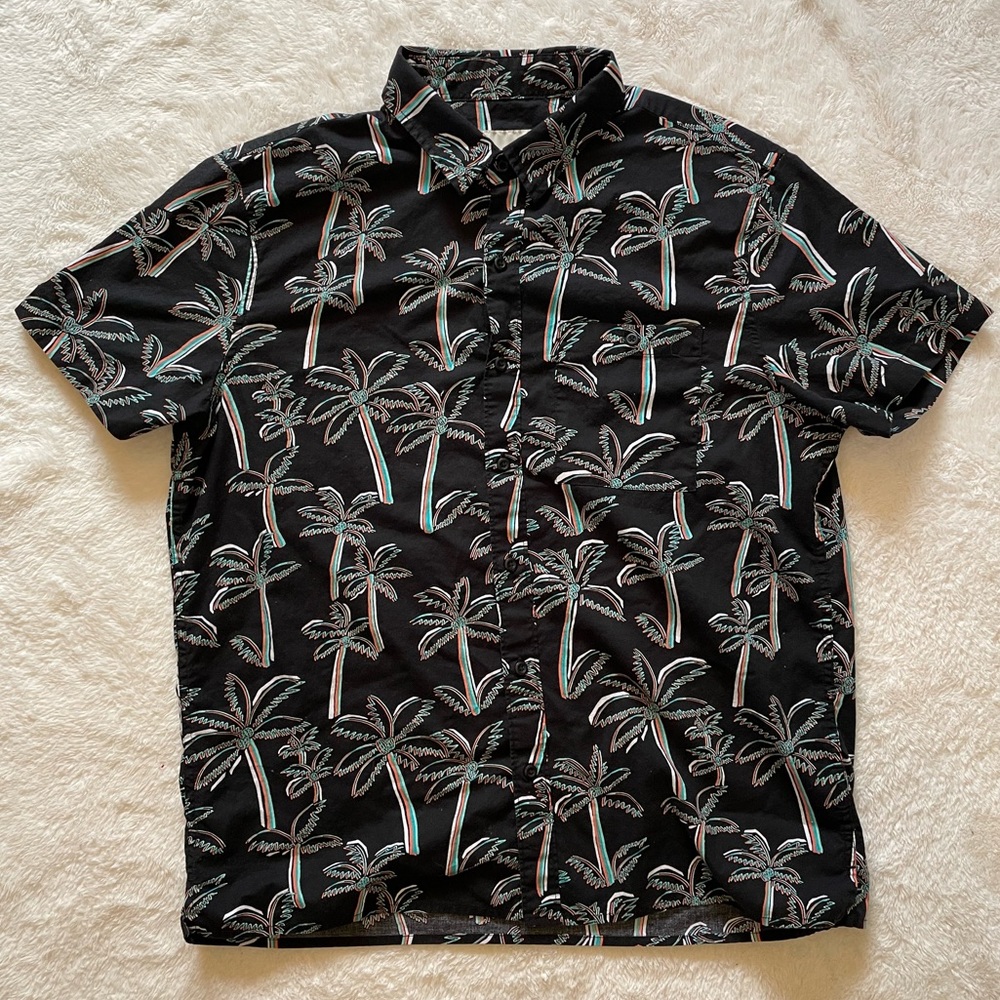 American Eagle | Large, Collared, Button-Up | Black/ Palm Trees | Gently Worn